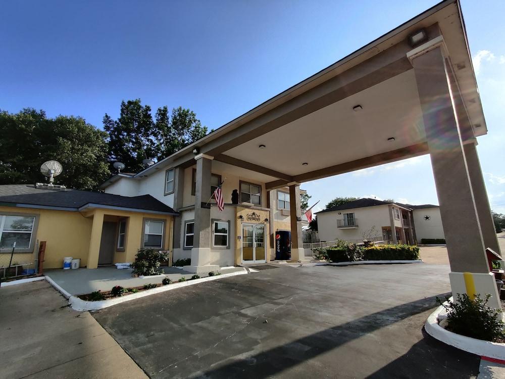 Days Inn By Wyndham Suites Fredericksburg Dış mekan fotoğraf