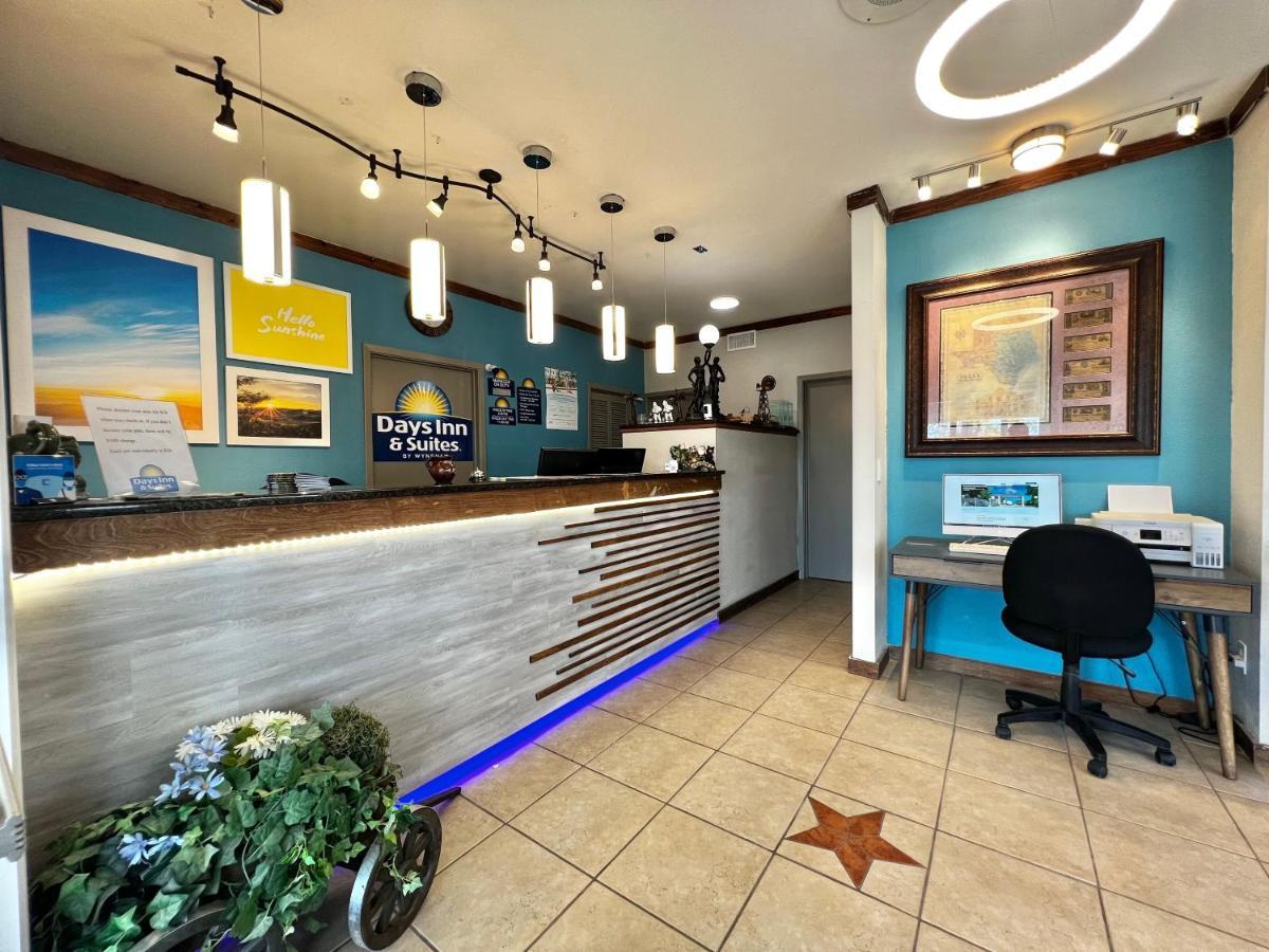 Days Inn By Wyndham Suites Fredericksburg Dış mekan fotoğraf