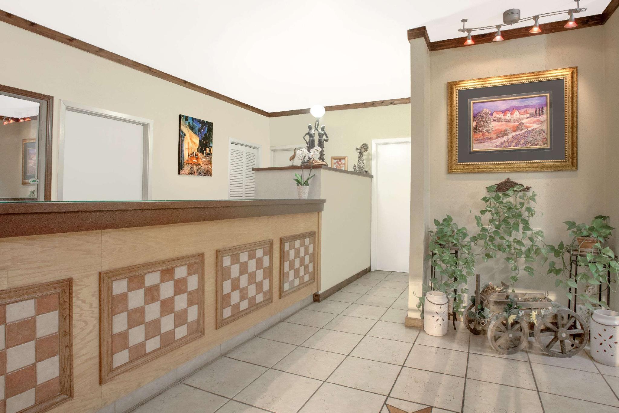 Days Inn By Wyndham Suites Fredericksburg Dış mekan fotoğraf