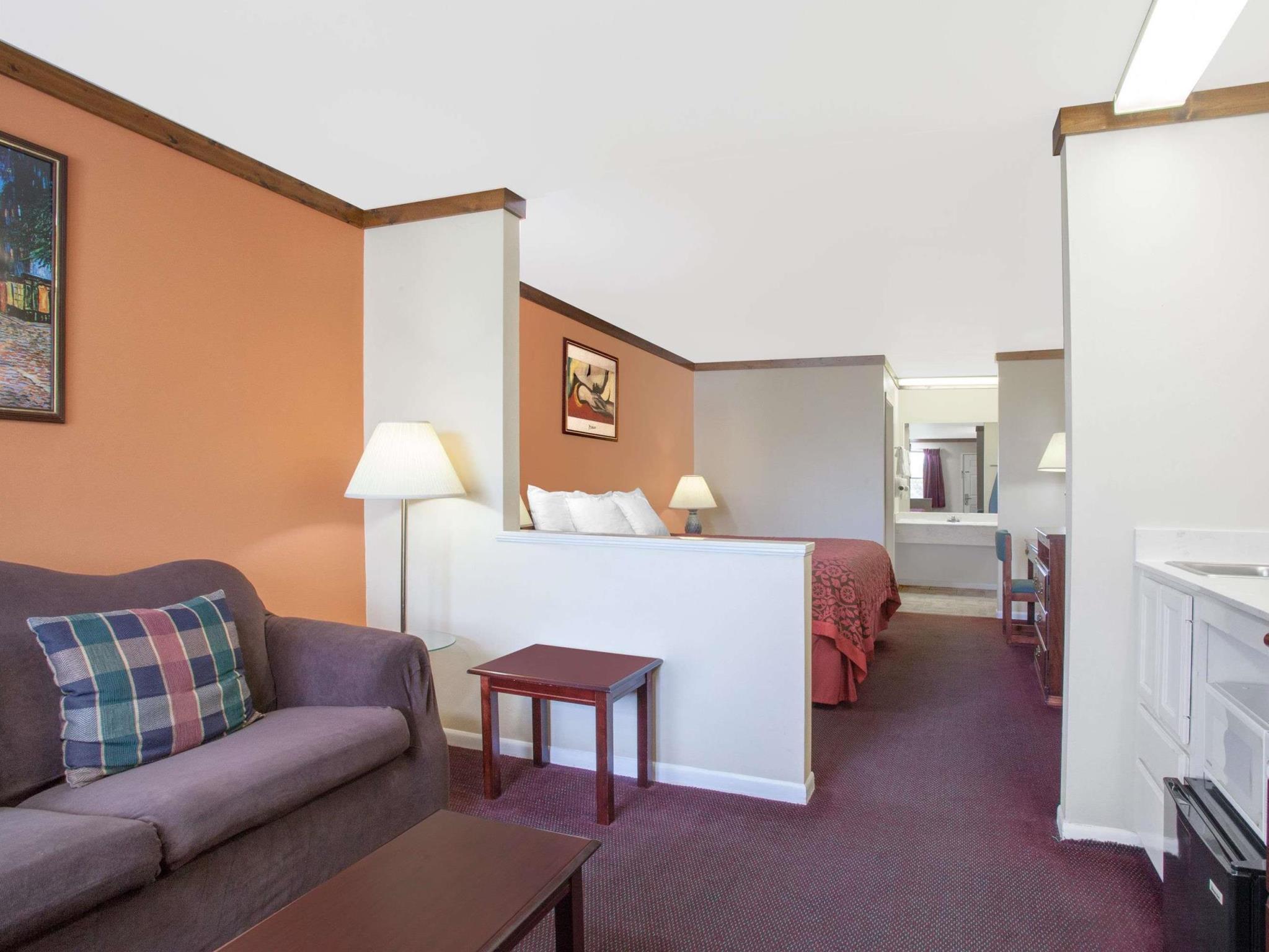 Days Inn By Wyndham Suites Fredericksburg Dış mekan fotoğraf