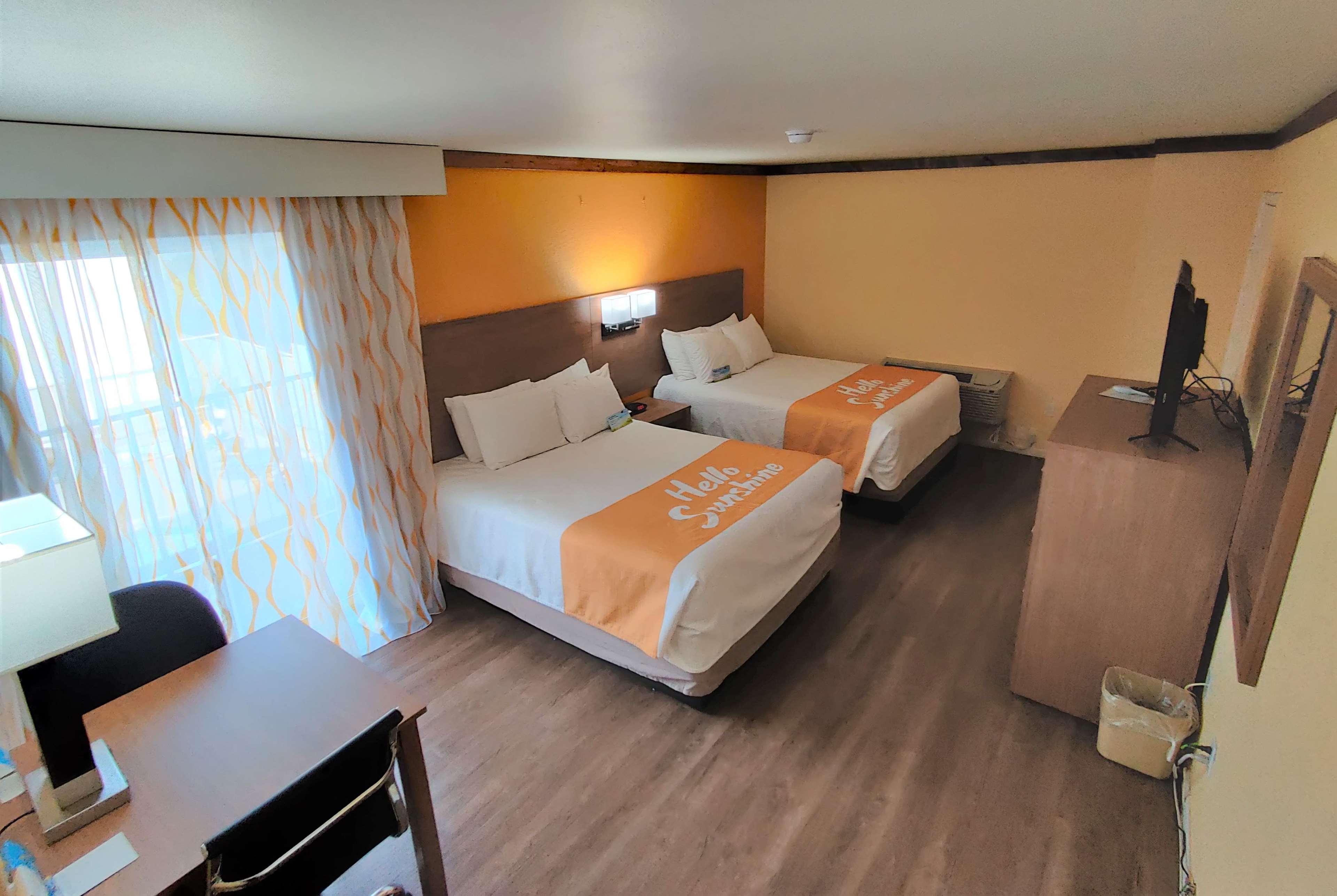 Days Inn By Wyndham Suites Fredericksburg Dış mekan fotoğraf