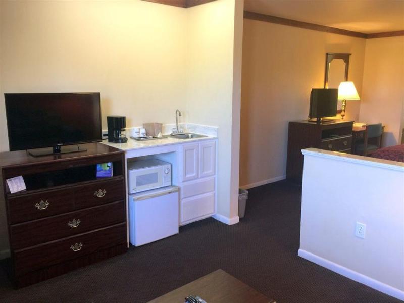 Days Inn By Wyndham Suites Fredericksburg Dış mekan fotoğraf